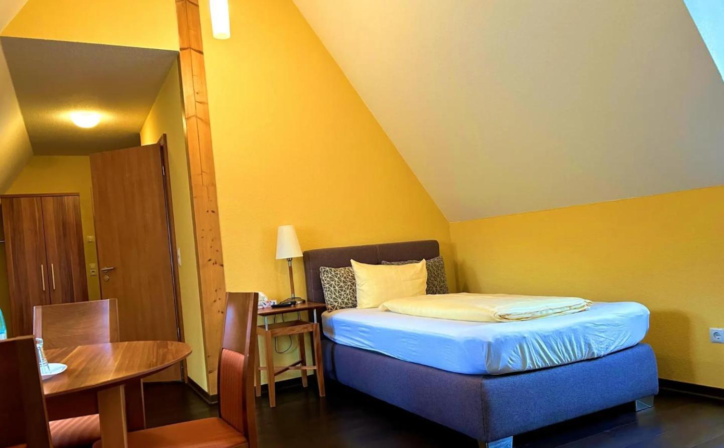Hotel Landgasthof Zum Kaffelstein Kreuzwertheim Bilik gambar